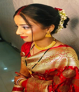 female bridal makeup artist in Delhi 